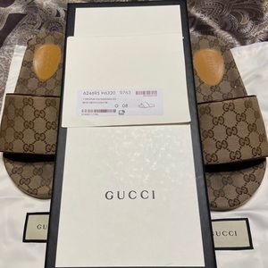 Men Gucci slides